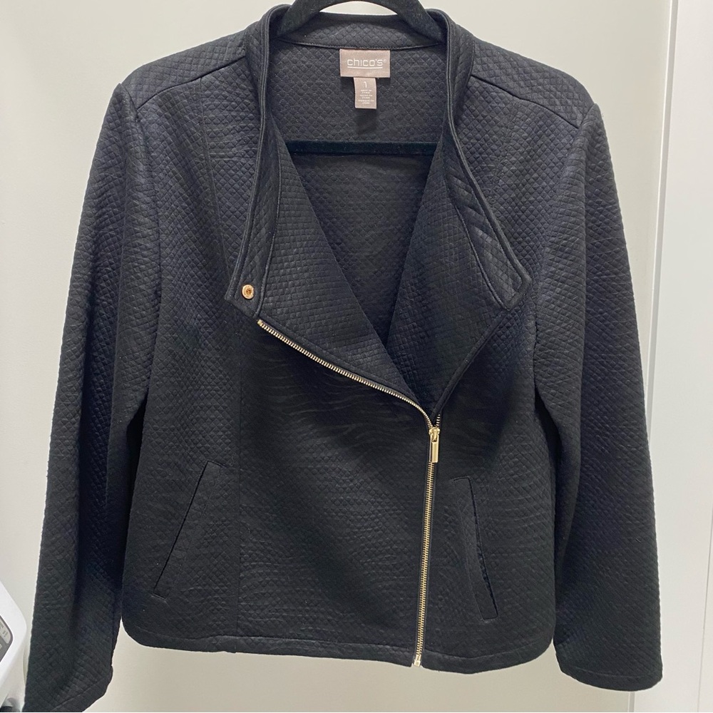 CHICO’S Moto Jacket Black/ Zebra Pattern Textured fabric Asymmetrical Gold Zip